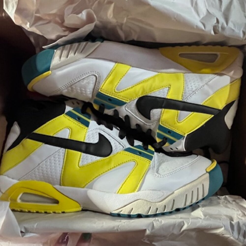 Nike Air Tech Challenge White/Black-Sonic Yellow